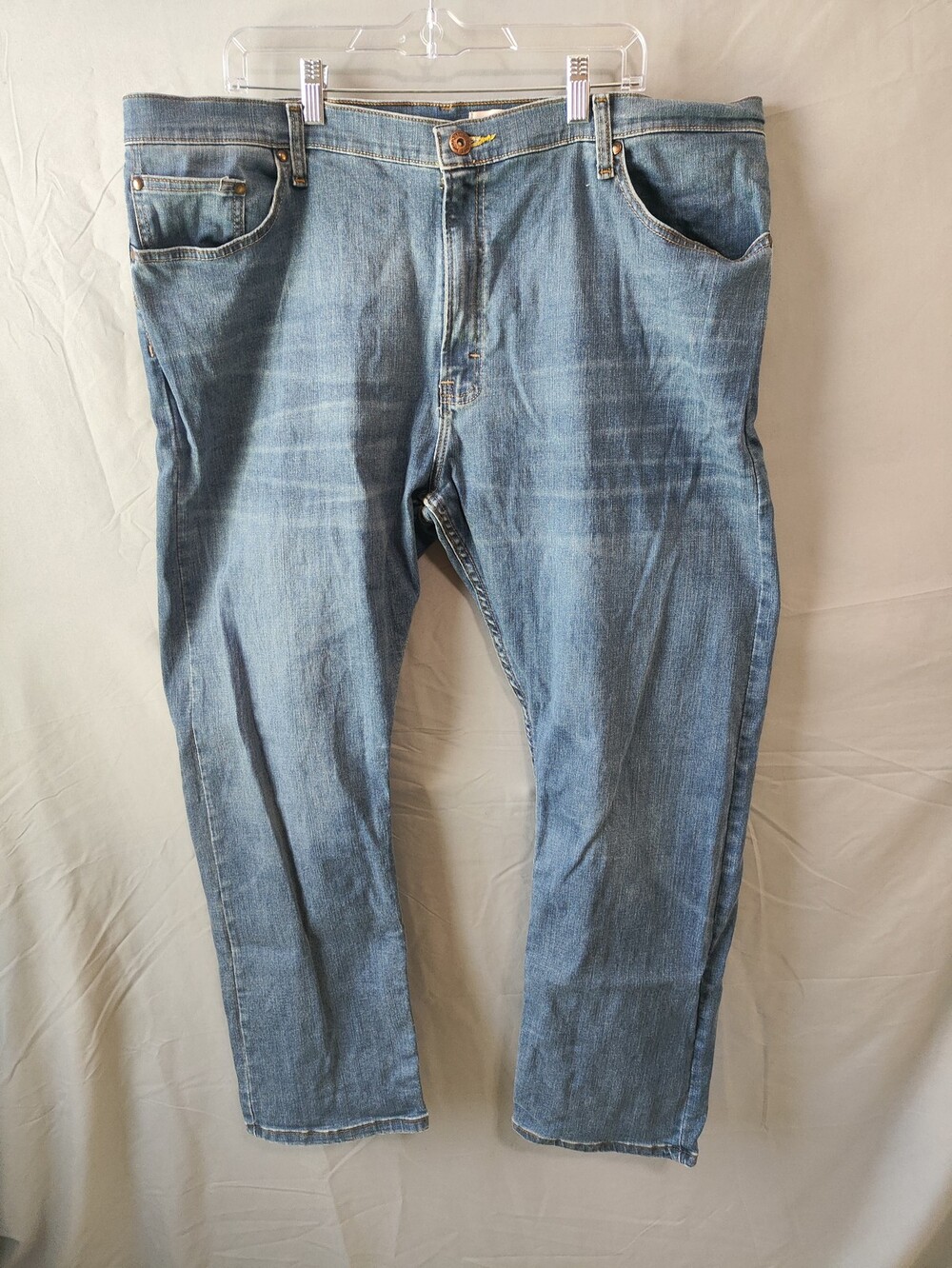 Wrangler Jeans Mens 42x30 Blue Denim Relaxed Fit Straight Leg Classic Comfort